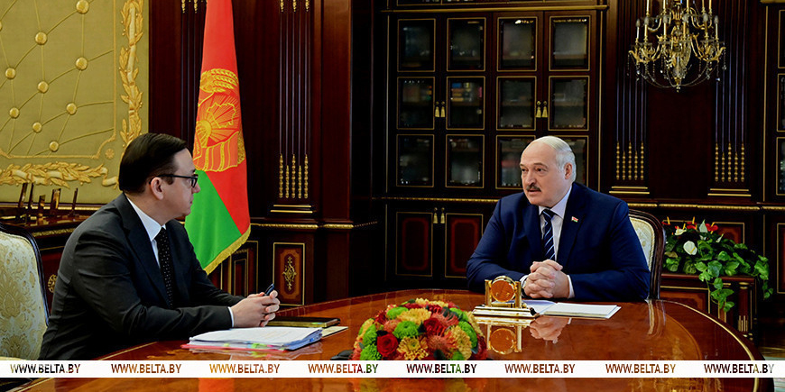 «Некоторые хотят повоевать, власть захватить». Лукашенко об информационной войне и планах беглых