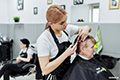 Льготные услуги предоставят парикмахерские Могилёва пожилым людям 1 октября