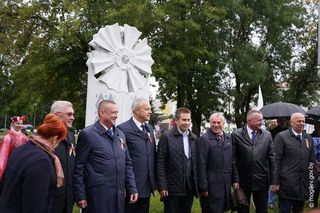 В Могилеве торжественно открыли памятный знак, посвященный Дню народного единства