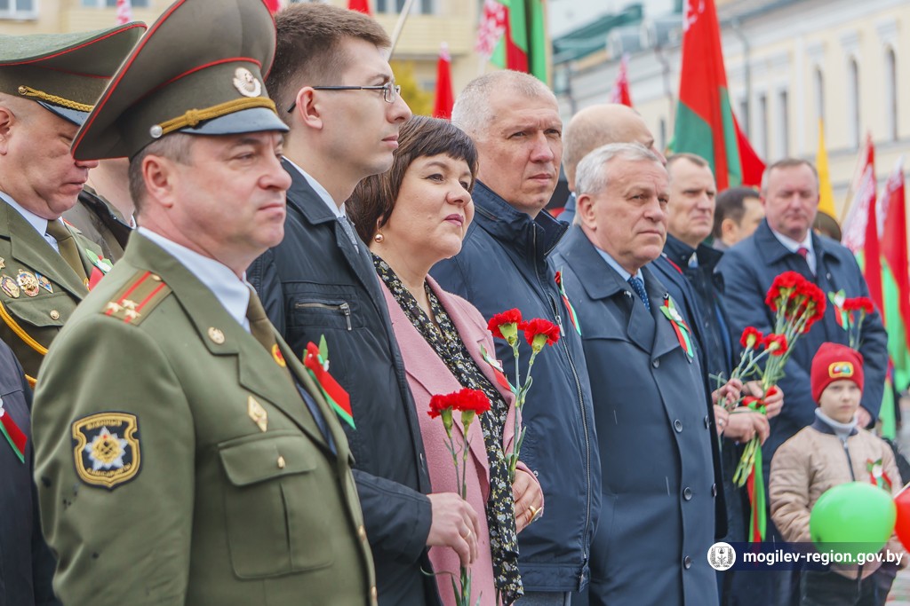 В Могилеве состоялась церемония чествования Государственного флага и Государственного герба Республики Беларусь