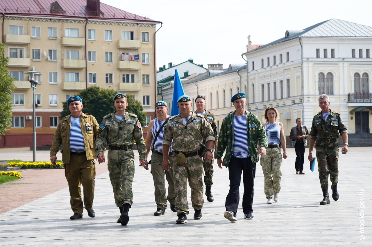 Митинг, посвященный Дню десантников и сил специальных операций, прошел в Могилеве