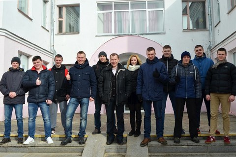 Могилёвские спортсмены с благотворительной акцией посетили Дом ребёнка 