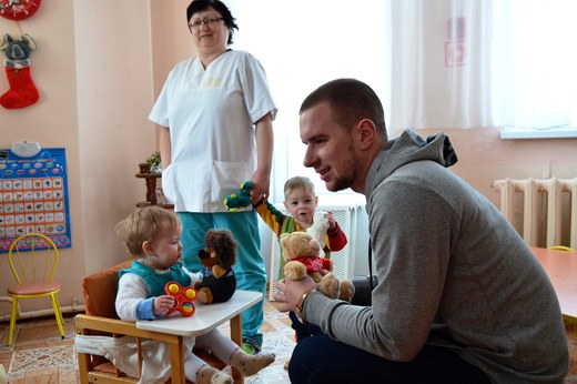 Благотворительную акцию в Доме ребёнка провели могилёвские спортсмены 