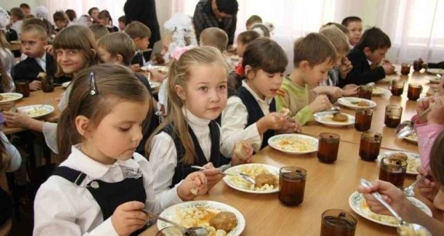 На заседании Могилевского горисполкома рассмотрели вопрос организации питания учащихся в учреждениях образования