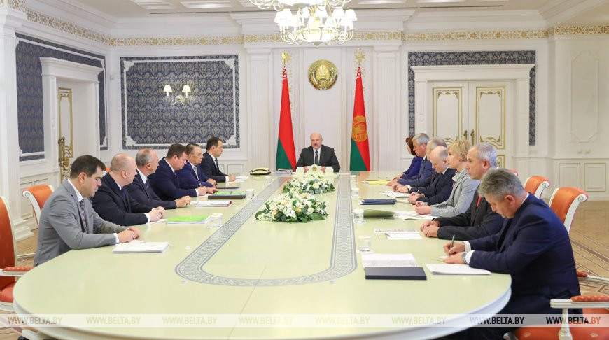 «Не нужно цепляться к людям по мелочам» — Лукашенко об изменении административного законодательства