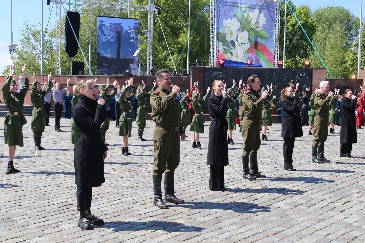 Праздничный концерт «Голос земли» на площади Славы в Могилеве