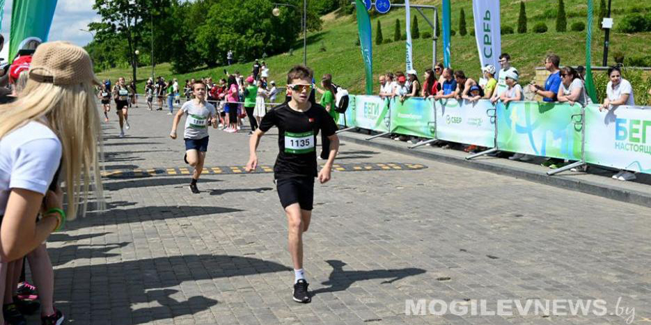 Около 1500 человек собрал «Зеленый марафон» в могилевском парке в Подниколье
