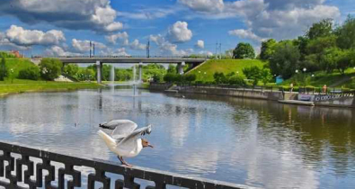 Увеличение суточных, лимиты на банковские карты и новые правила высотных работ: апрельские изменения