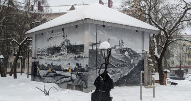 Фасады домов на пешеходной улице в Могилеве украсили видами старого города