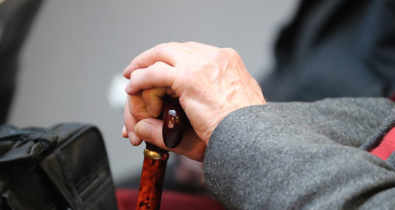 Какие виды поддержки могут получить одинокие пожилые люди и инвалиды, рассказали в Минтруда