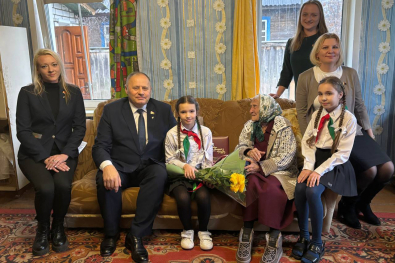 Живая история Могилева: Надежда Искрова принимает поздравления с 100-летним юбилеем