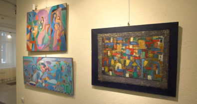 Мастер-класс для молодежи провел могилевский живописец Игорь Беспалов в выставочном зале Музея истории Могилева. Видео