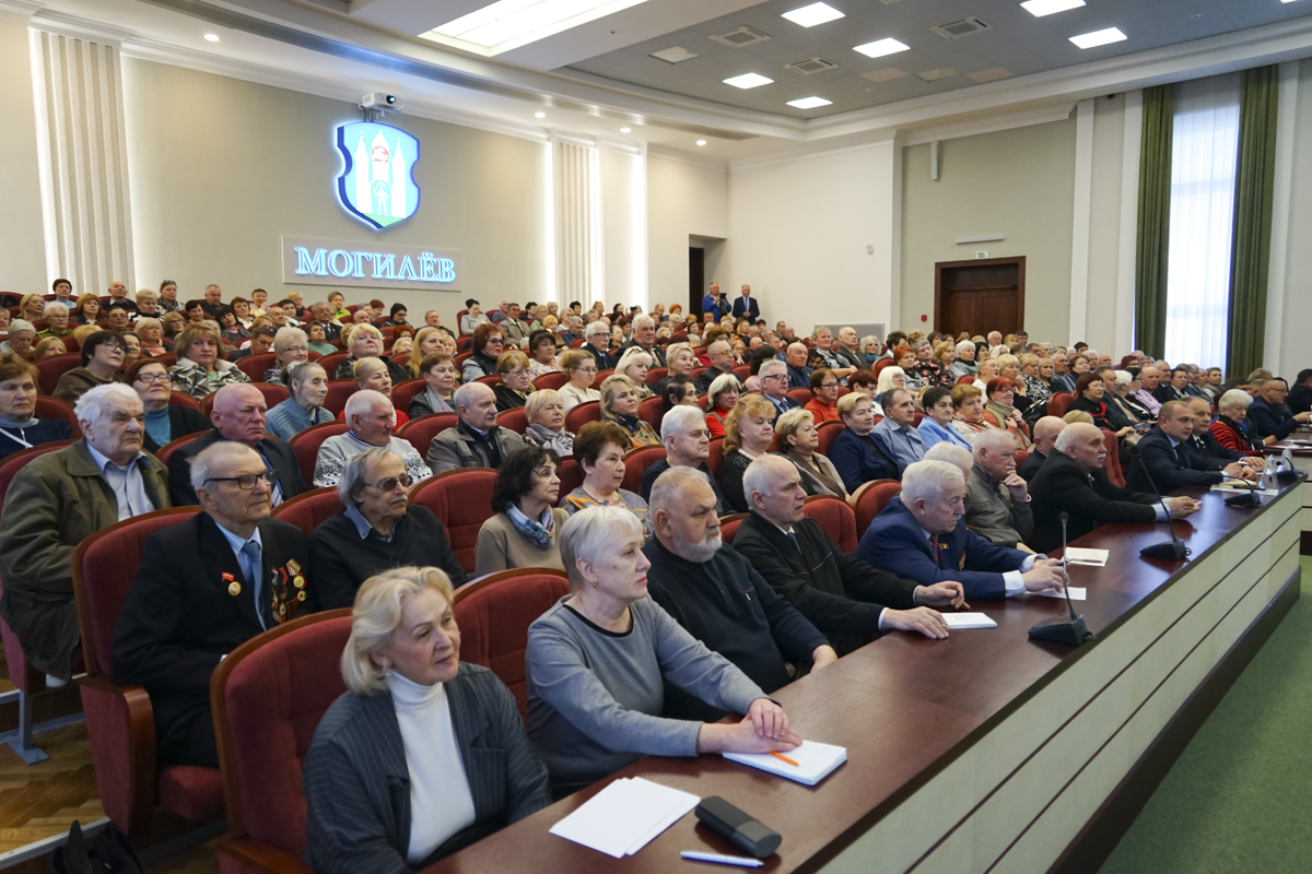 Сергей Чертков встретился с активом городской организации ветеранов