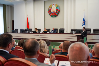 В Могилеве состоялась внеочередная сессия городского Совета депутатов. Фото