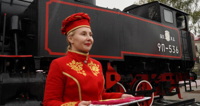 В Могилеве торжественно открыли обновленный паровоз-памятник