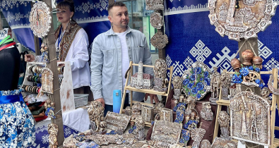 «Васильковый тур» в Могилеве: брендовые сувениры, квиз по истории фестиваля и караоке со звездой