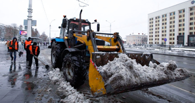 Коммунальные службы Могилева переведены в режим повышенной готовности из-за снега. Видео