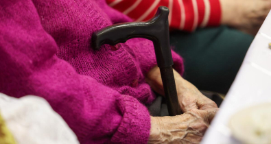 В Минтруда объяснили, что такое услуга персонального ассистента и сколько человек в Беларуси ее получают