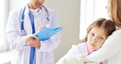 Узнали, при каких условиях родители могут лежать с ребенком в больнице