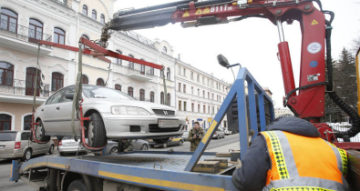 В Беларуси корректируют правила принудительной эвакуации транспорта должников