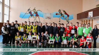 Могилевские милиционеры провели для подростков турнир по мини-футболу