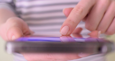 В мобильном приложении ФСЗН теперь можно проверить задолженность и дистанционно встать на учет