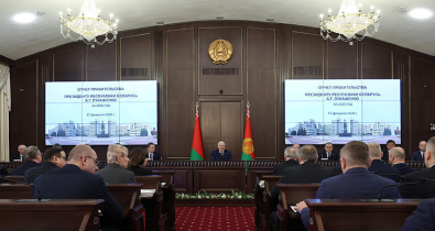 Александр Лукашенко: время почти военное, экономика стала реальным полем боя