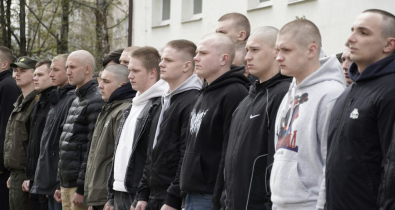 «Важный этап в жизни каждого мужчины». Могилевские призывники направились к местам службы