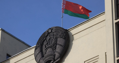 Беларусь вводит временное лицензирование на стекло, макулатуру и древесину