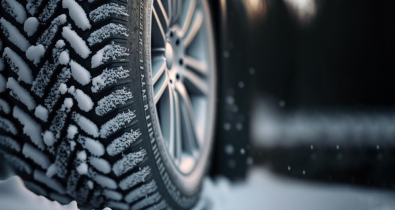 С 1 декабря водители должны перейти на зимнюю резину. Видео
