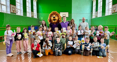 Участники проекта «Хоккей для всех» посетили первоклассников могилевской СШ №5